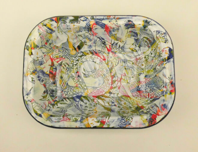 Schale japanisch, 2020, emaillierter Edelstahl, 15 x 20 x 4 cm
